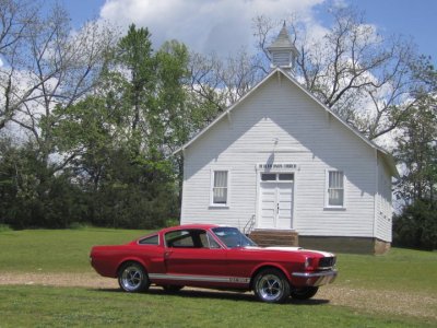 White church in Eureka Springs, AR.jpg