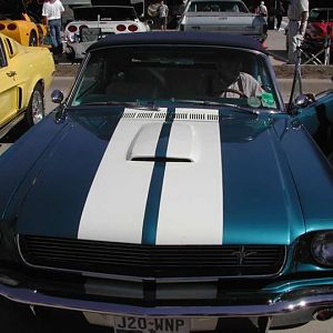 Carroll Shelby in Mustang GT 350 Convertible