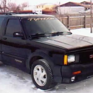 1993 GMC Typhoon in Winter